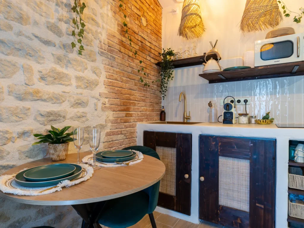 Cuisine en béton cellulaire fait main love room Le Rêve Balinais Vendée