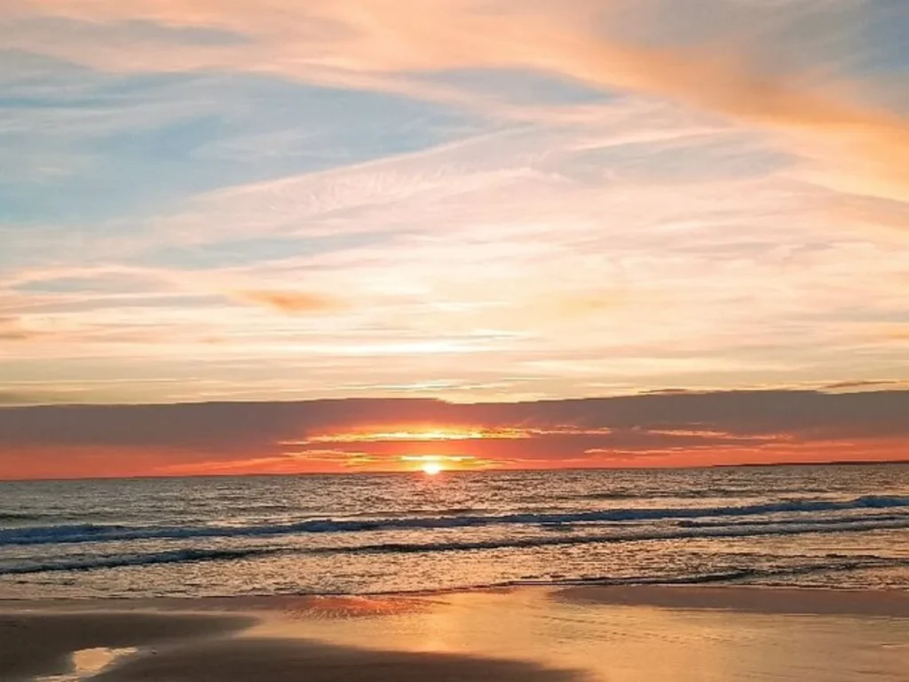 La Tranche-sur-Mer que faire — coucher de soleil sur la plage de La Terrière, Côte de Lumière