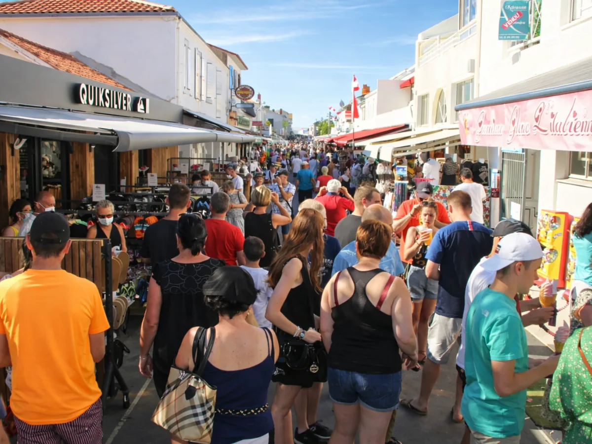 La Tranche-sur-Mer que faire — animation estivale et marché animé au cœur du village vendéen