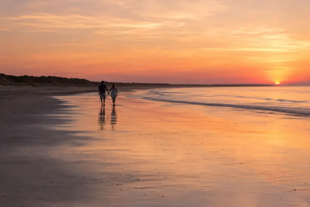 Coucher de soleil sur la Côte de Lumière lors d'un week-end romantique en Vendée